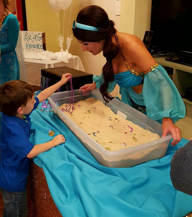Princess Jasmine plays a game with a child