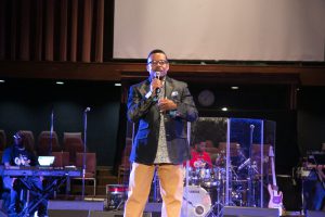 Radio personality and gospel artist Lonnie Hunter emceed the event. Photo: Ven Sherrod